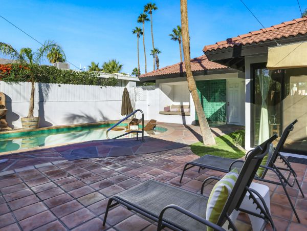 Palm Springs Home 1028214