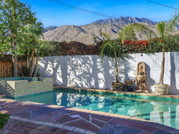 Palm Springs Home 1028214