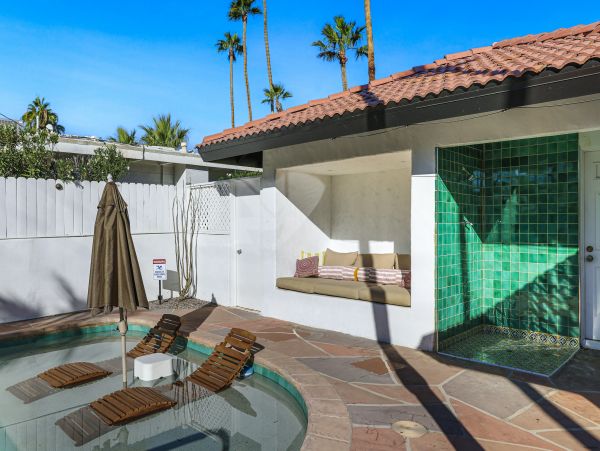 Palm Springs Home 1028214