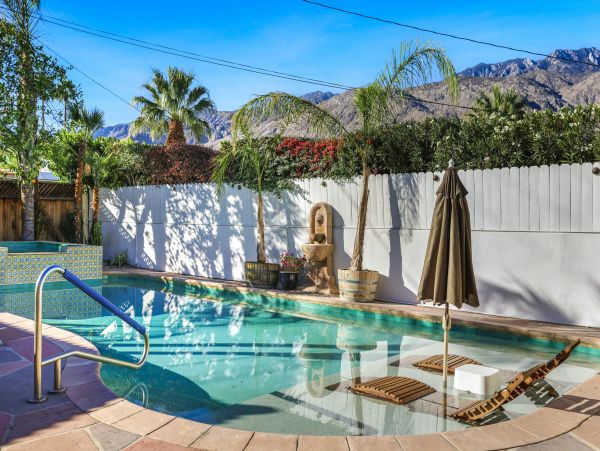 Palm Springs Home 1028214