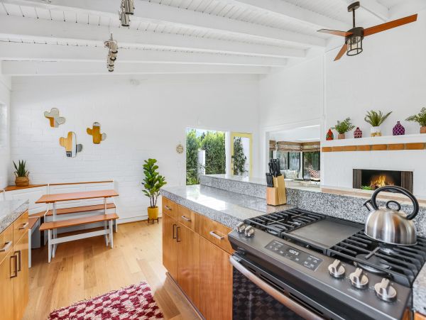 Palm Springs Home 1028215