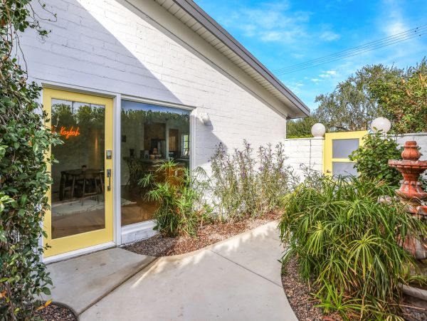 Palm Springs Home 1028215