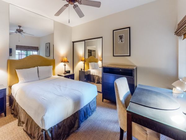 Palm Springs Home 1028216