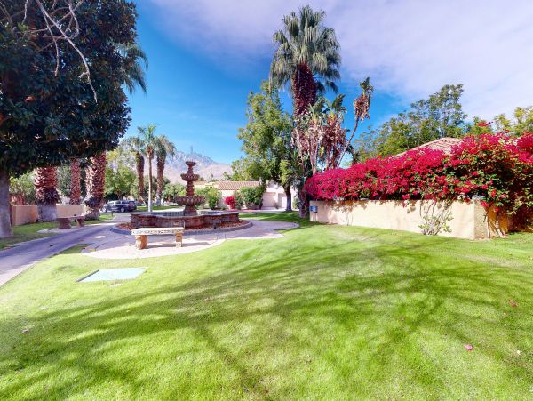 Palm Springs Home 1028216