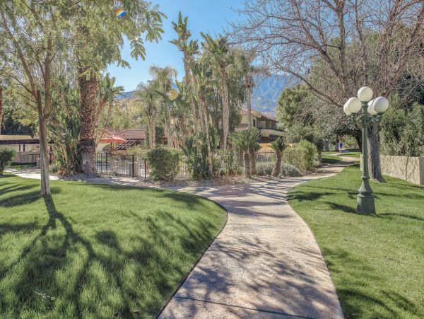 Palm Springs Home 1028216