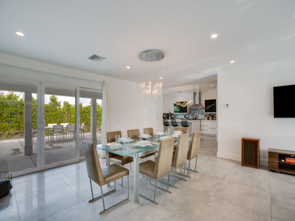 Palm Springs Home 1028218
