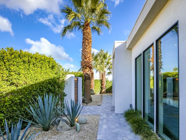 Palm Springs Home 1028219