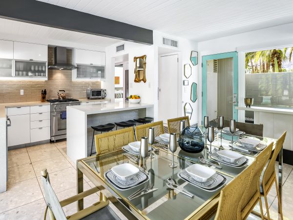 Palm Springs Home 1028220