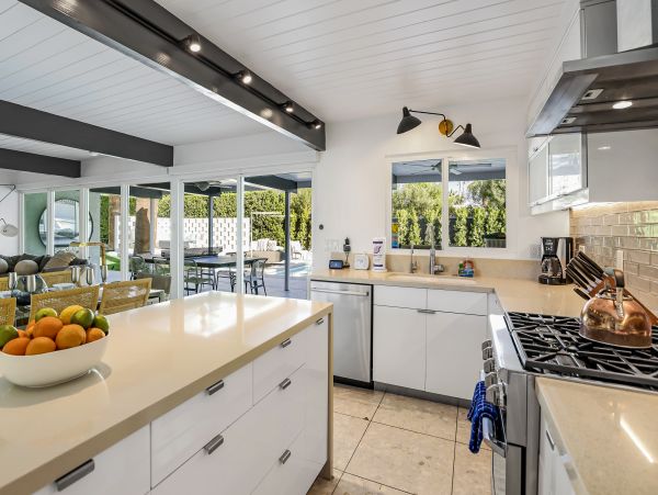 Palm Springs Home 1028220