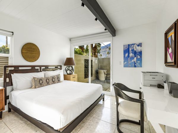 Palm Springs Home 1028220