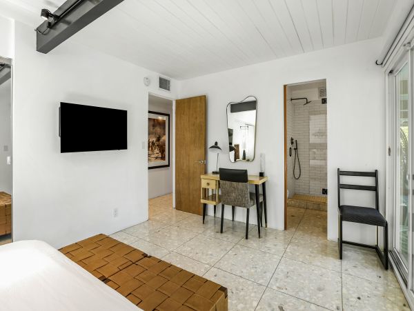 Palm Springs Home 1028220