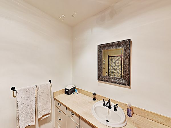 Palm Springs Home 1028221