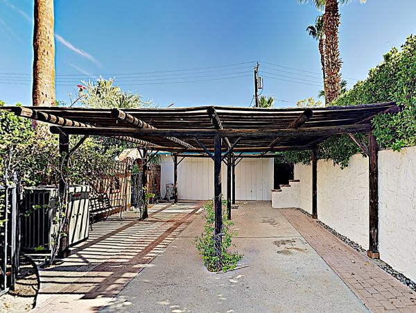 Palm Springs Home 1028221