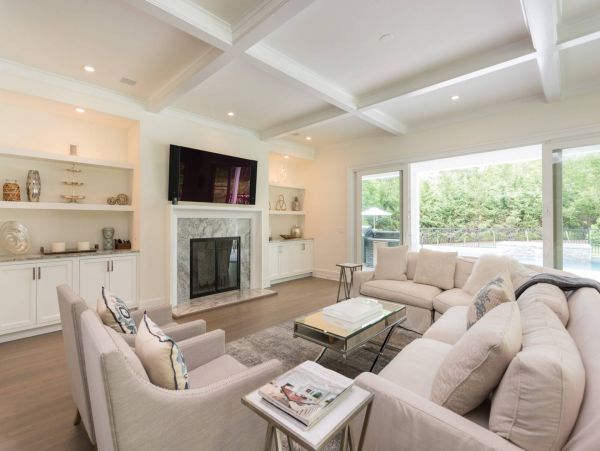 Upscale  Hamptons Seven Bedrooms  Luxury Vacation Home