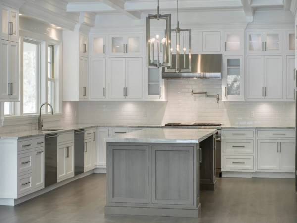 Upscale  Hamptons Seven Bedrooms  Luxury Vacation Home