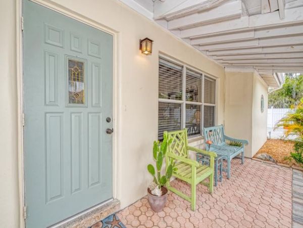 Charming 3 Bedroom Walk to Beach Home in Sarasota