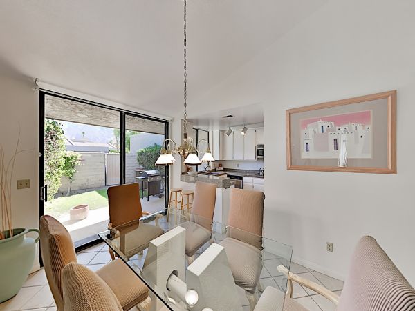Palm Springs Home 1028227