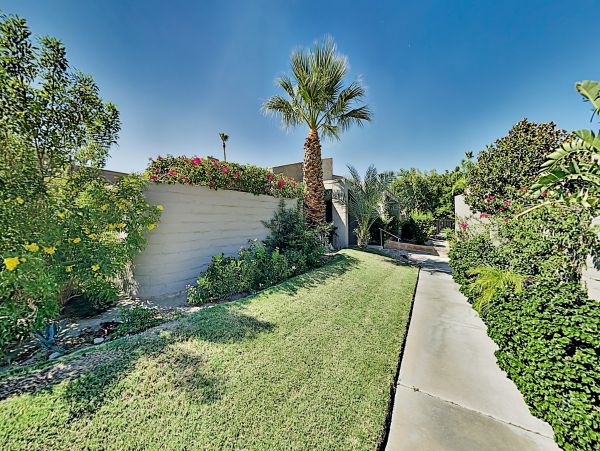Palm Springs Home 1028227