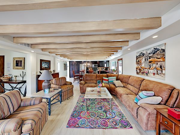 Palm Springs Home 1028229