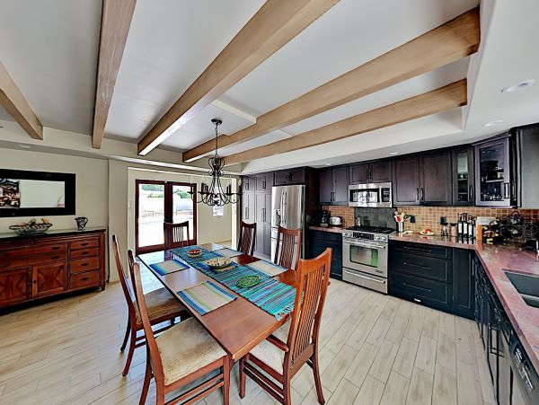 Palm Springs Home 1028229