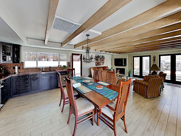 Palm Springs Home 1028229