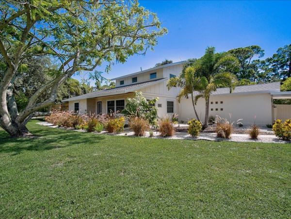 Sarasota Easy Access to Siesta Beaches Pool Vacation Home