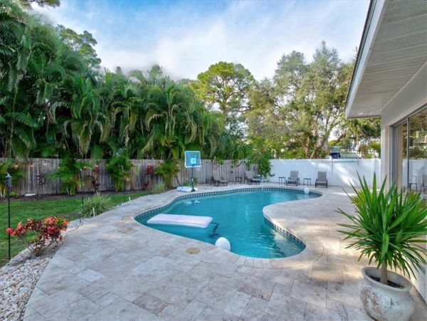 Sarasota Easy Access to Siesta Beaches Pool Vacation Home - additional view, photo 2