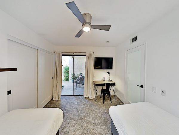 Palm Springs Home 1028231