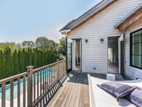 Luxury Hamptons Vacation Pool Walk  Bridgehampton Village