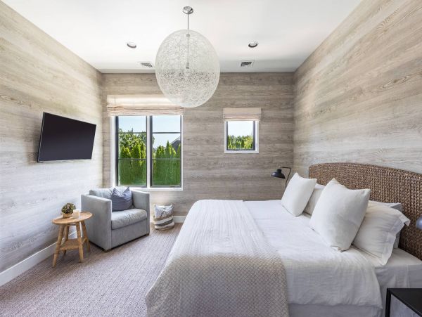 Luxury Hamptons Vacation Pool Walk  Bridgehampton Village