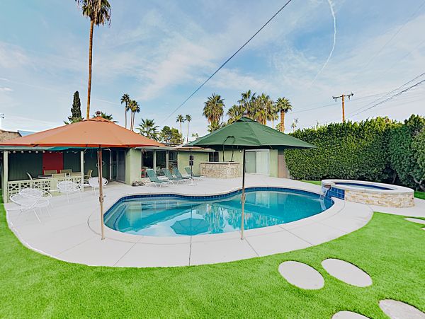 Palm Springs Home 1028234