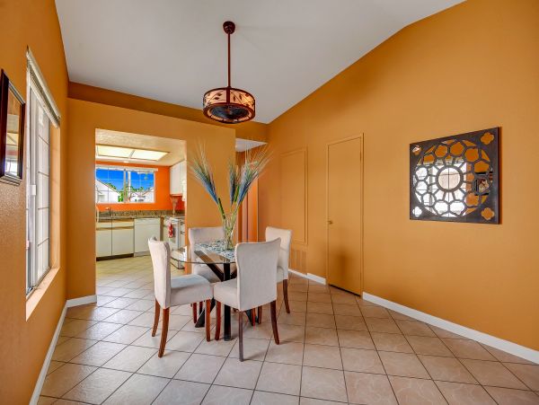 Palm Springs Home 1028235