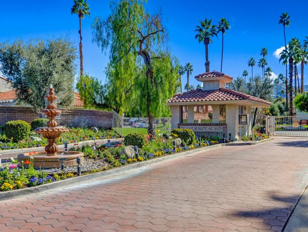 Palm Springs Home 1028235