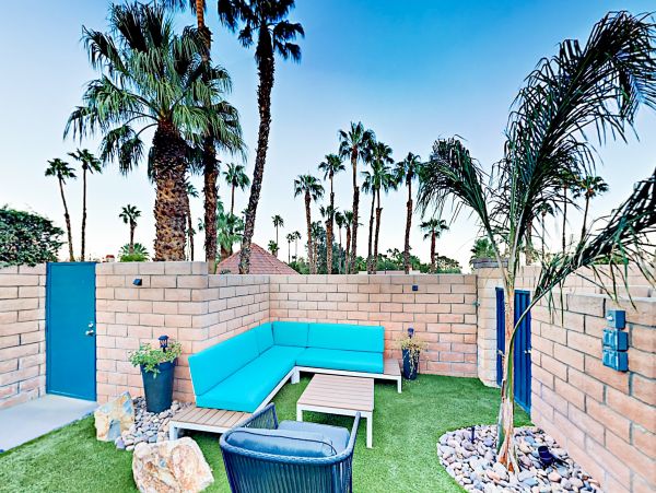 Palm Springs Home 1028236