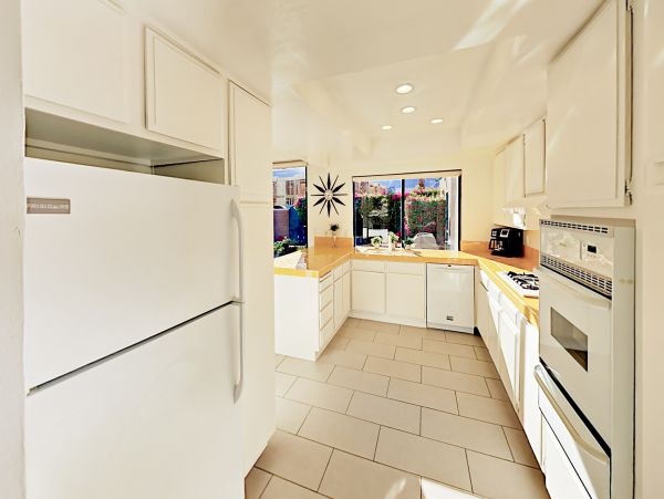 Palm Springs Home 1028236