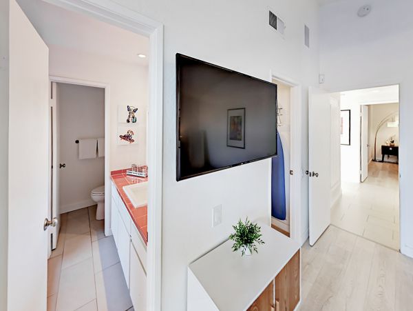 Palm Springs Home 1028236