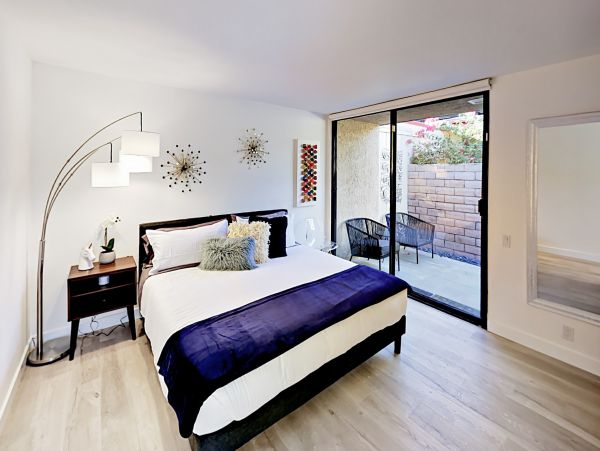 Palm Springs Home 1028236