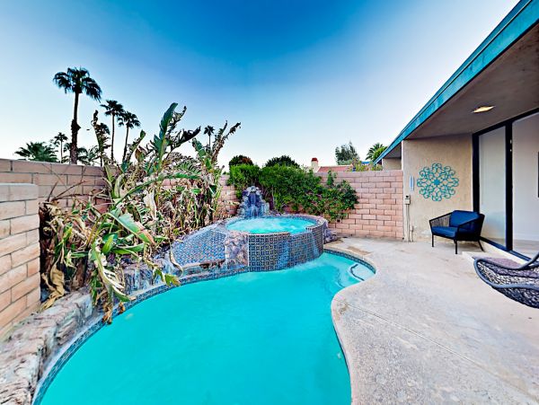 Palm Springs Home 1028236