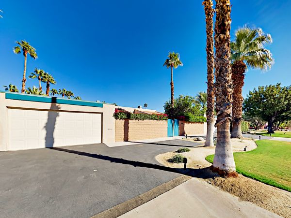 Palm Springs Home 1028236