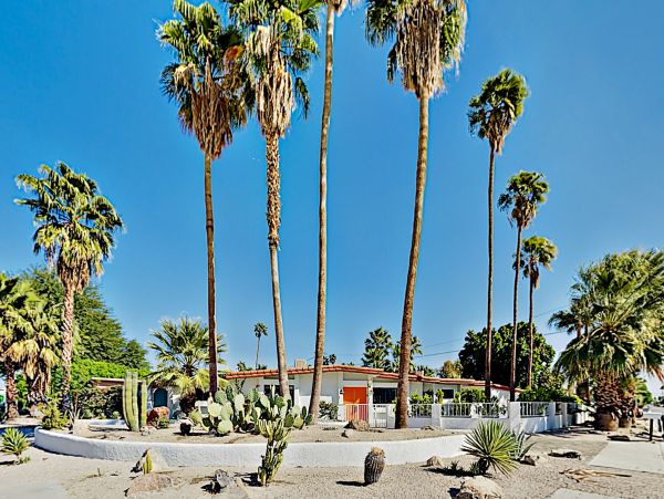 Palm Springs Home 1028237