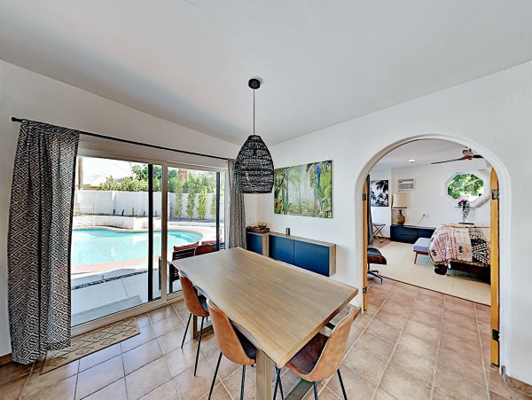 Palm Springs Home 1028237