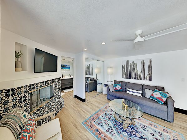 Palm Springs Home 1028237