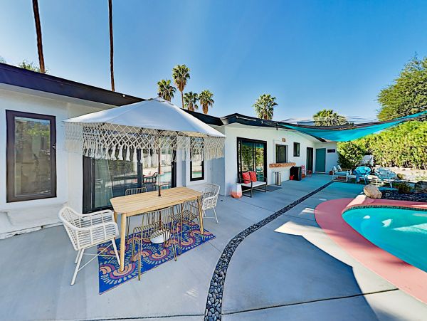 Palm Springs Home 1028237