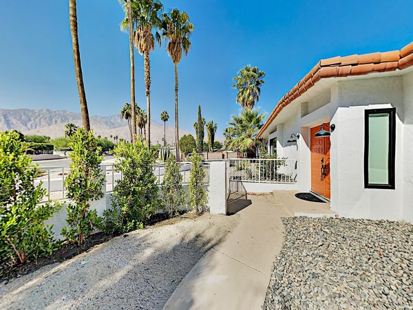 Palm Springs Home 1028237