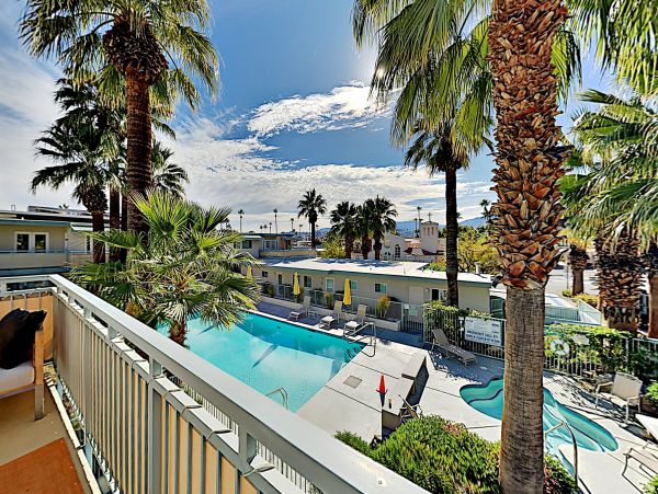 Palm Springs Home 1028238