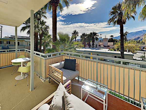 Palm Springs Home 1028238