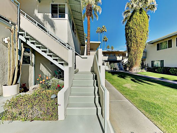 Palm Springs Home 1028238