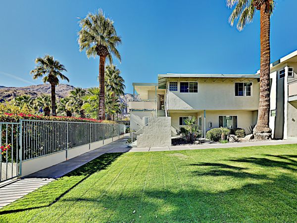 Palm Springs Home 1028238