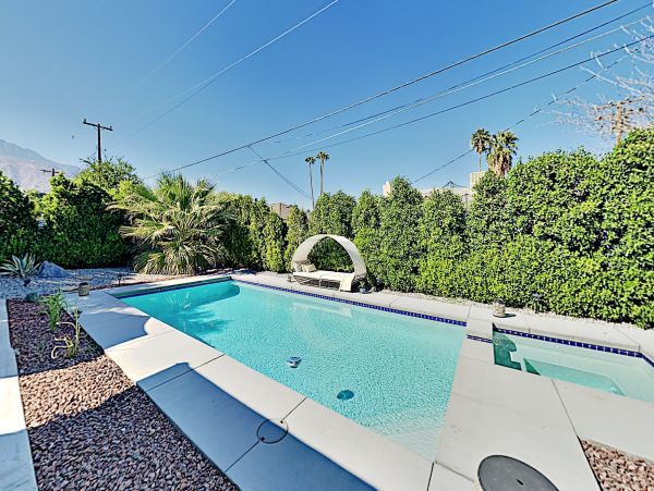Palm Springs Home 1028242