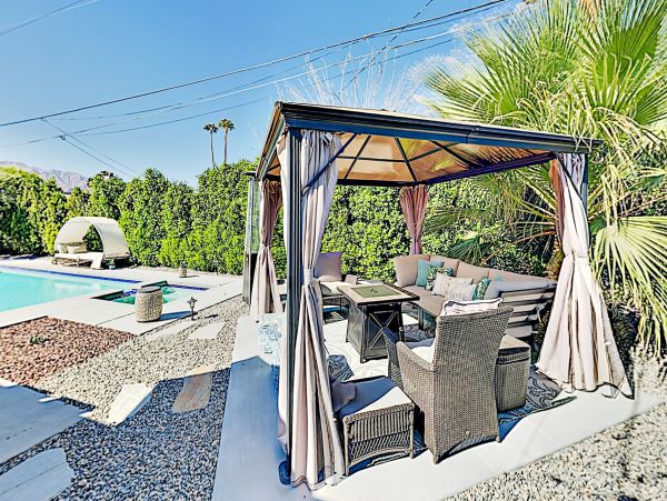 Palm Springs Home 1028242
